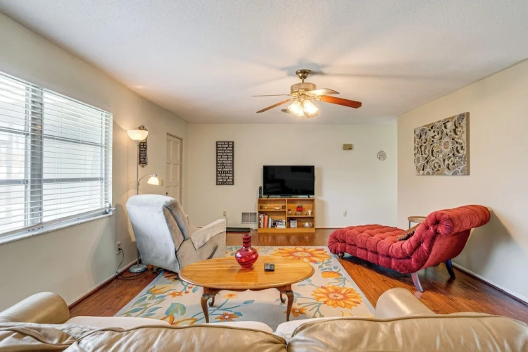 2 Bedrooms Cottage