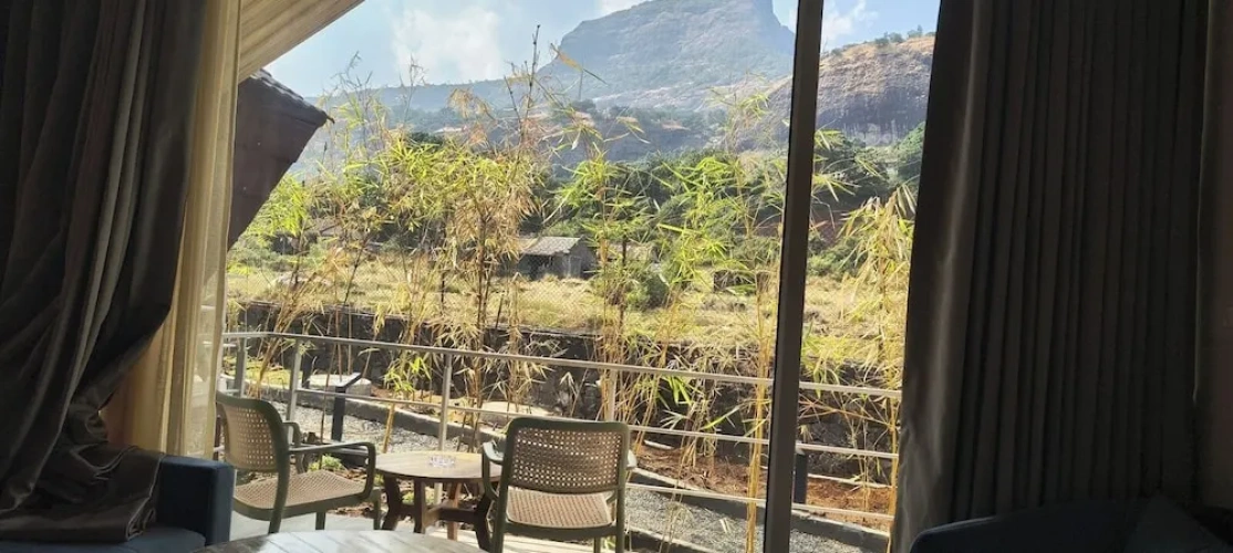 Cottage with mountain view