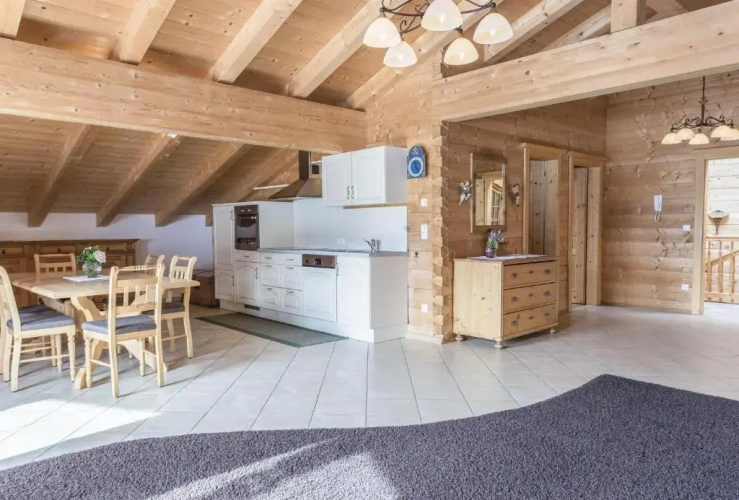 2 Bedrooms Apartment