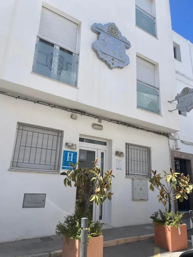 Hostal Flor De Lis - Lojo - Conil de la Frontera