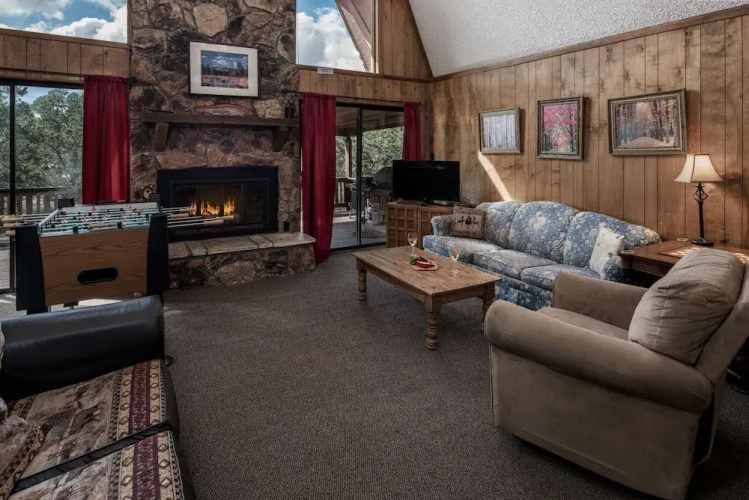 Bear Crossing - Three Bedroom Cabin