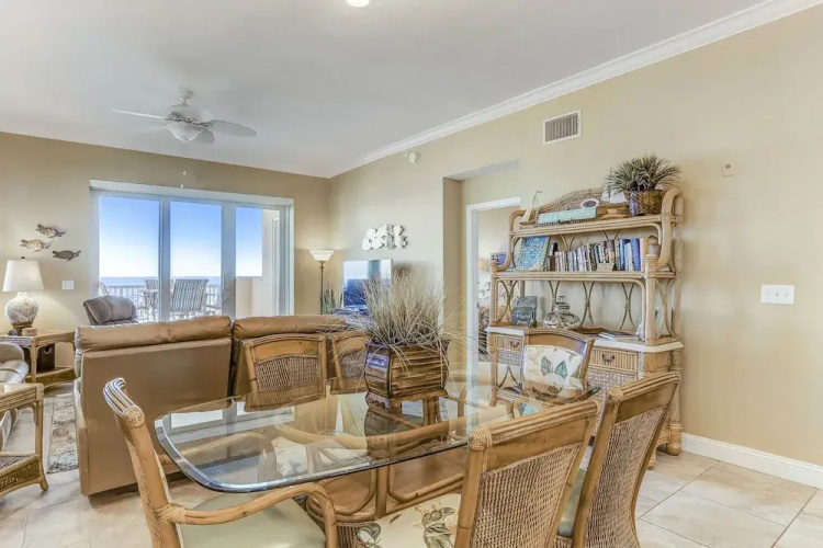 Oceanfront 5th-floor Condo With Balcony, Gorgeous Views & Pool Access