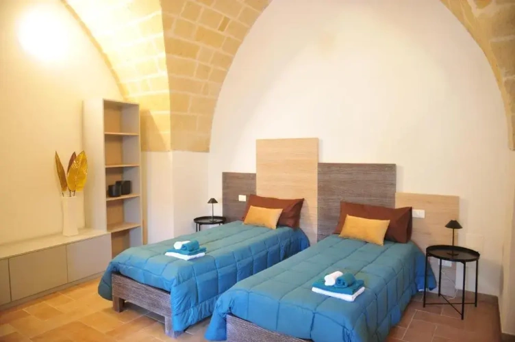 2 Bedrooms Apartment