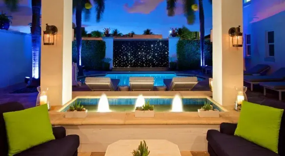 Blue Moon Hotel, Autograph Collection