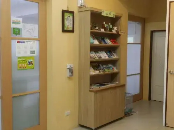 Barefoot Springs Hostel