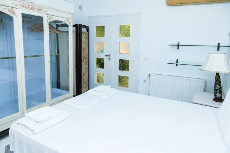 Chic Charming Central Athens Apt.