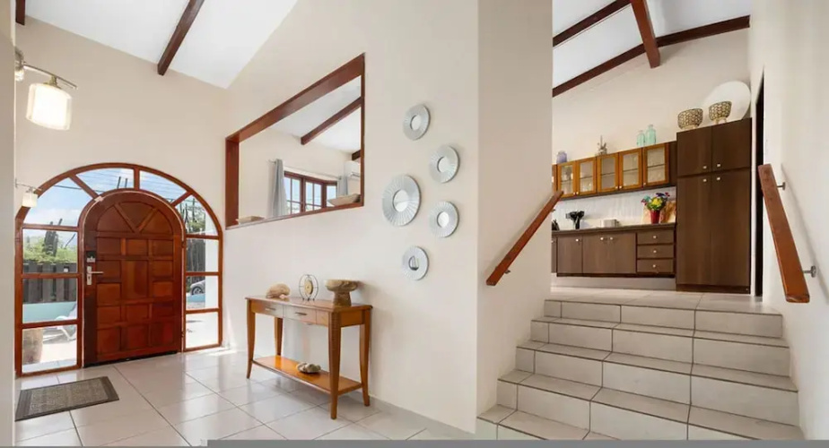 Sleeps 12 Spacious Private Pool Great Location