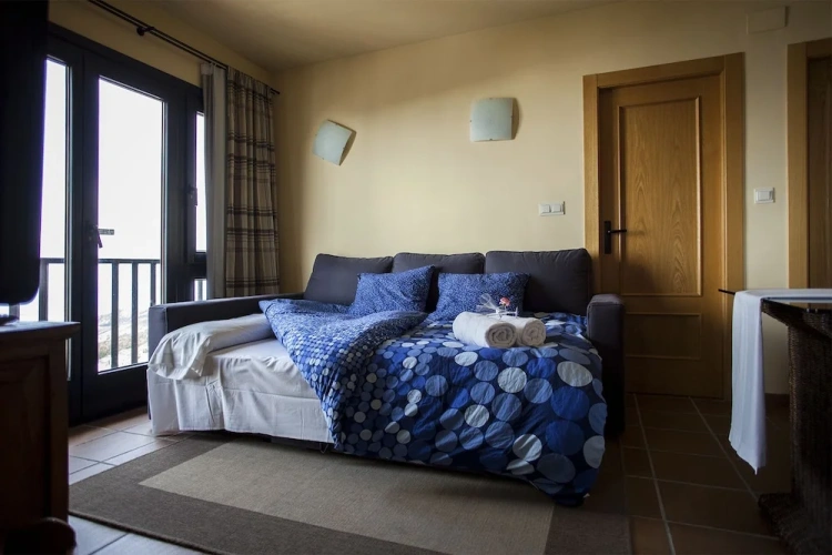 1 Bedroom Apartment with mountain view