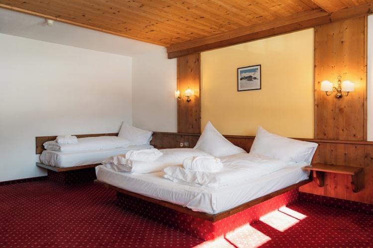 Standard Triple room with balcony and with mountain view