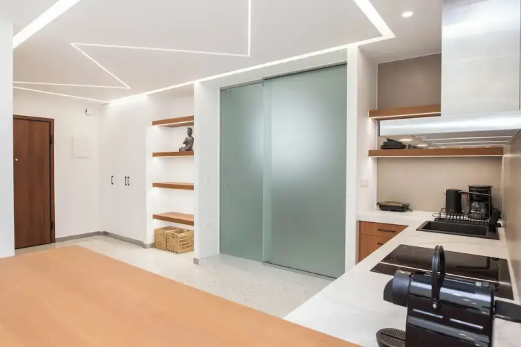 Stylish Modern Suite at Piraeus Port