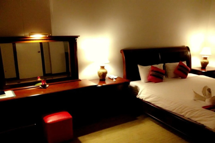 Thepnakorn Hotel