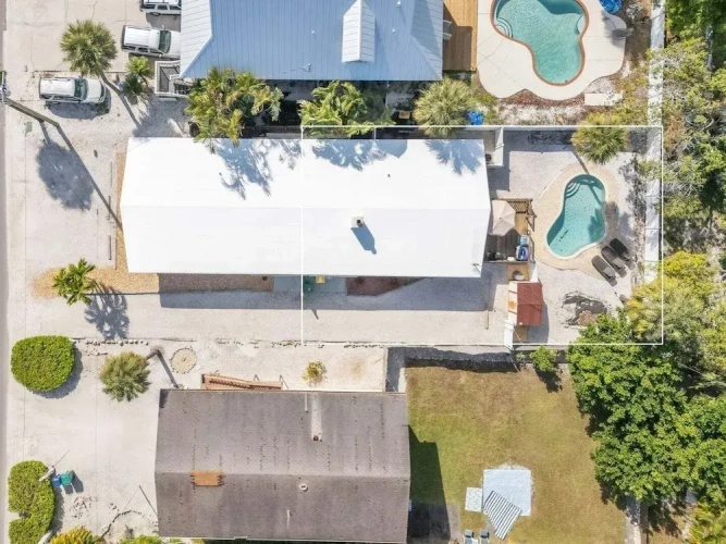 2 Bedrooms Villa