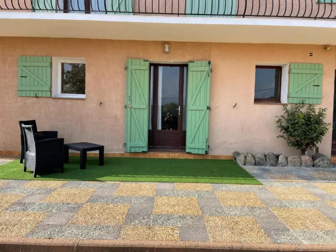 Appartement dans résidence avec piscine