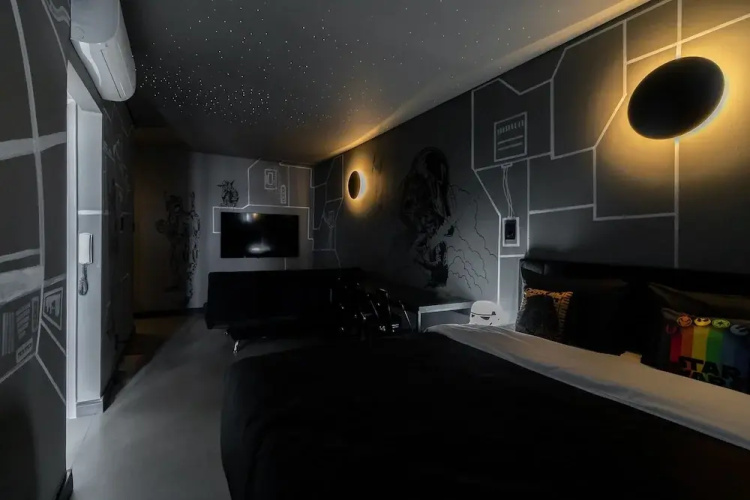 Akile Homes experiences Geek