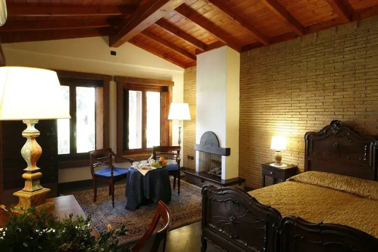 Hotel Castellinaria