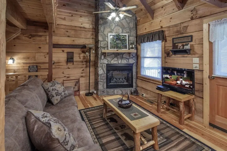 Jalyns Treehouse by Eagles Ridge Resort