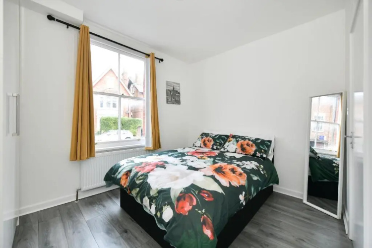 Waylen Street Suites