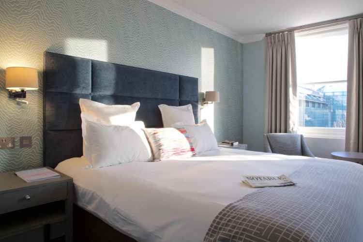54 Queens Gate Hotel
