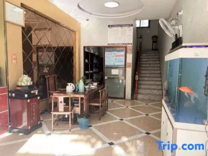 Xinye Junyue Business Hotel