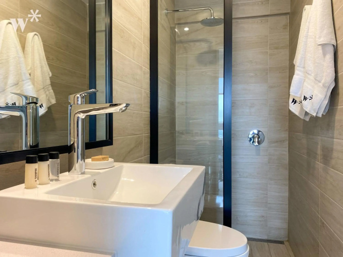 Monochromatic 1BR in Lovely Barranco