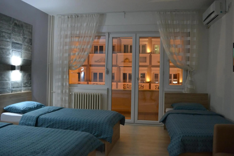 Lazarus Apartment