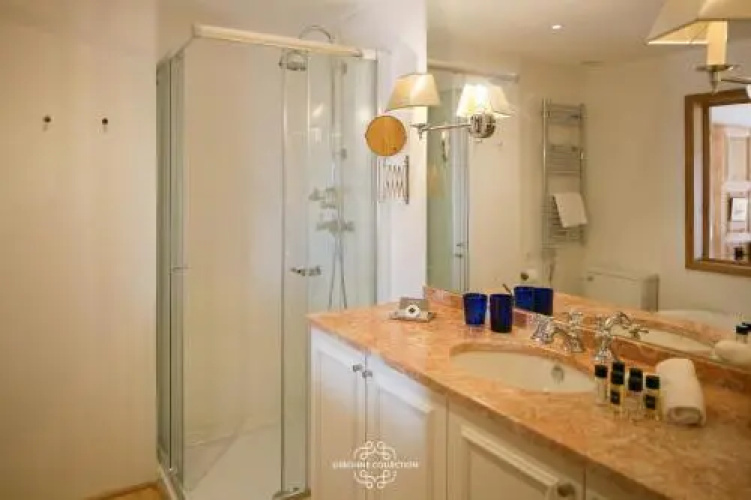 Alfama View Deluxe Suite Apartment