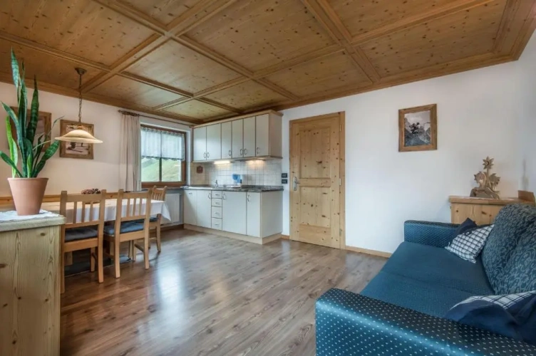 3 Bedrooms Apartment