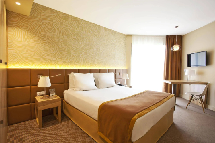 Golden Tulip Avignon Le Paradou