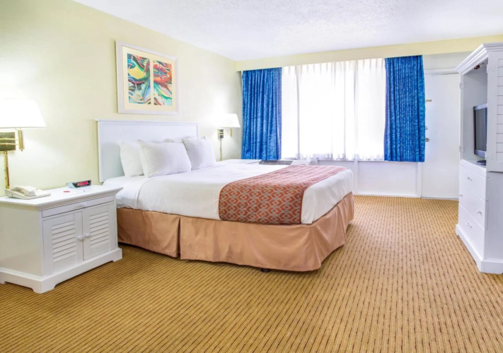 APM Inn & Suites
