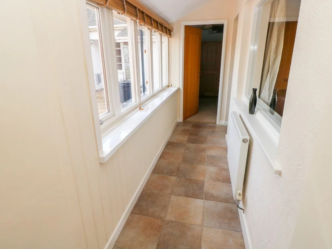 6 Crestville