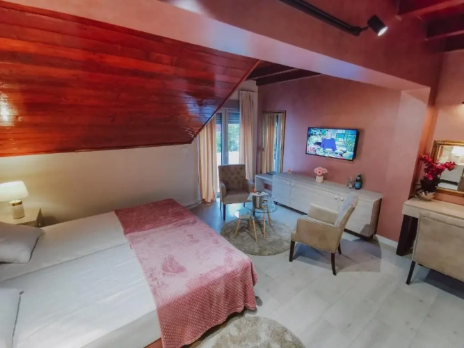 Luxury Triple room