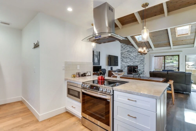 3 Bedrooms Apartment