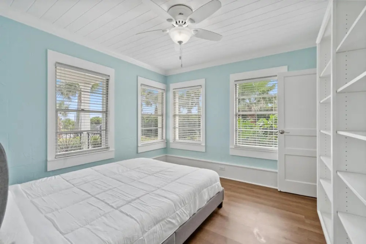 20816 Front Beach Rd