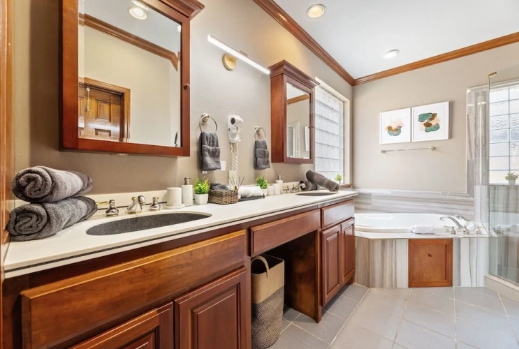 5 Bedrooms Cottage