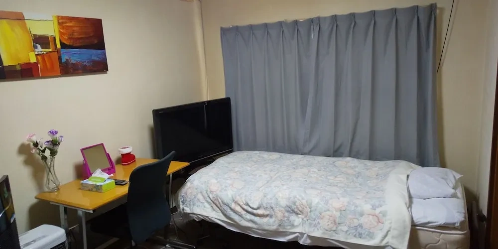 Economy Twin room
