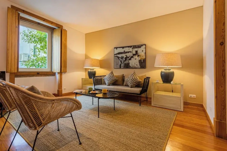 2 Bedrooms Apartment