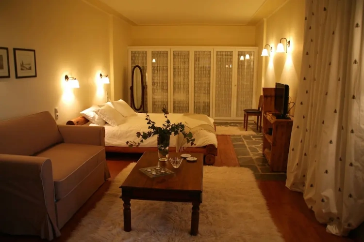 1 Bedroom Junior Suite with lake view