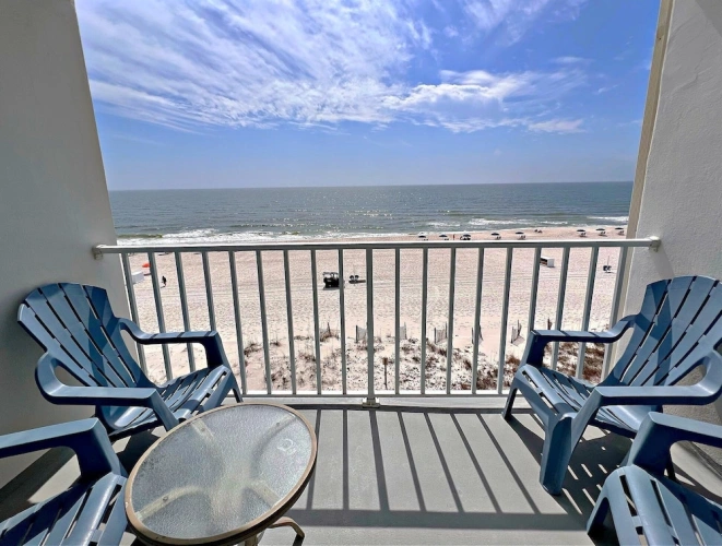 Standard room with balcony and beachfront