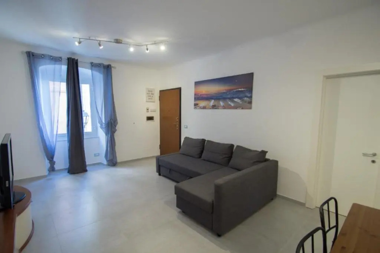 Appartamento piazza Buccelli a 10 mt dal mare