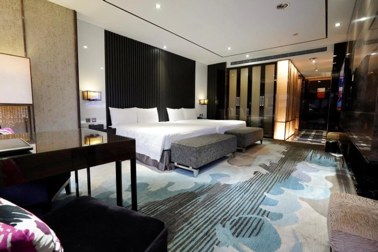 Puli Ease Hotel