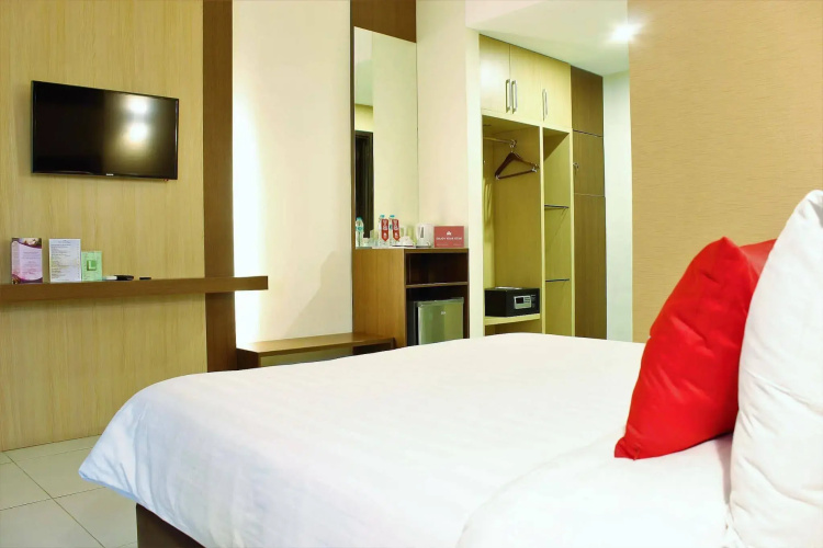 ZEN Rooms Cideng Timur Raya