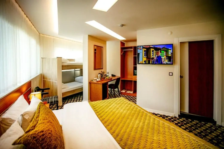 Economy Quadruple room