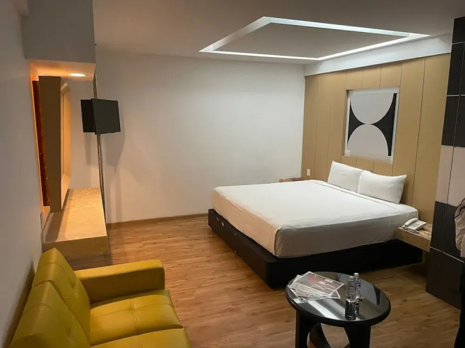 NewPort love hotel
