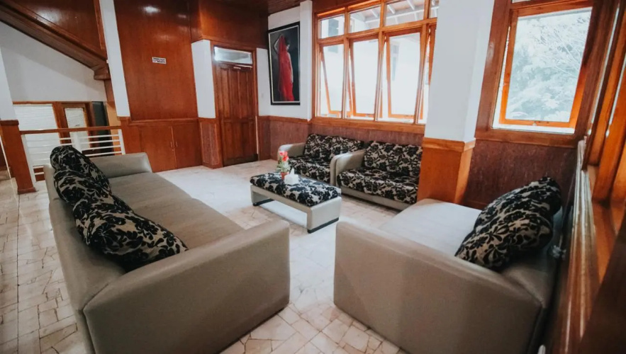 Tirtasari Nice Guesthouse