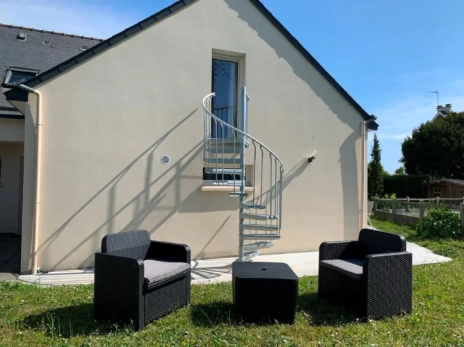 Studio with garden view