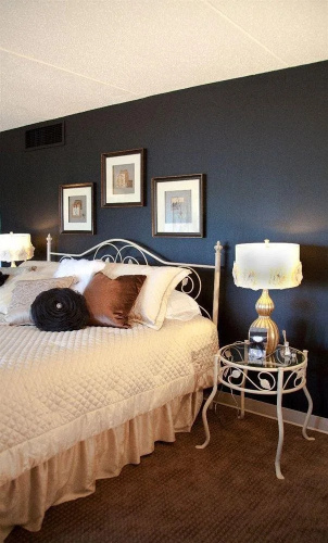 Valley West Inn