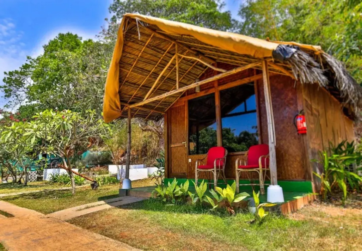 Vartys - The Hillside Huts