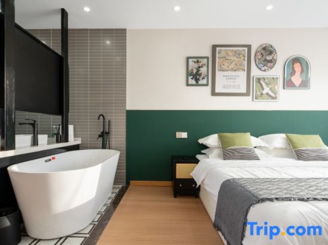 Standard Double room with balcony and with water view