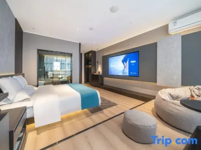 Deluxe Attic Suite
