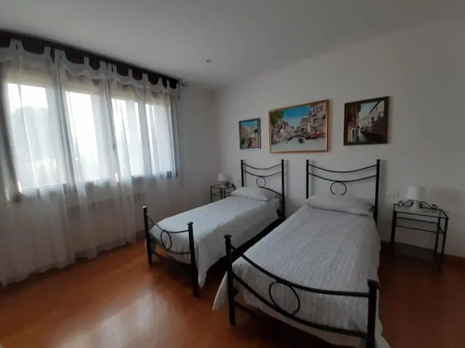 3 Bedrooms Cottage